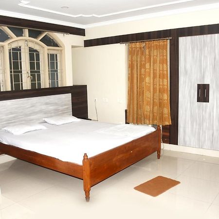 Hotel Trinath Nayagarh エクステリア 写真