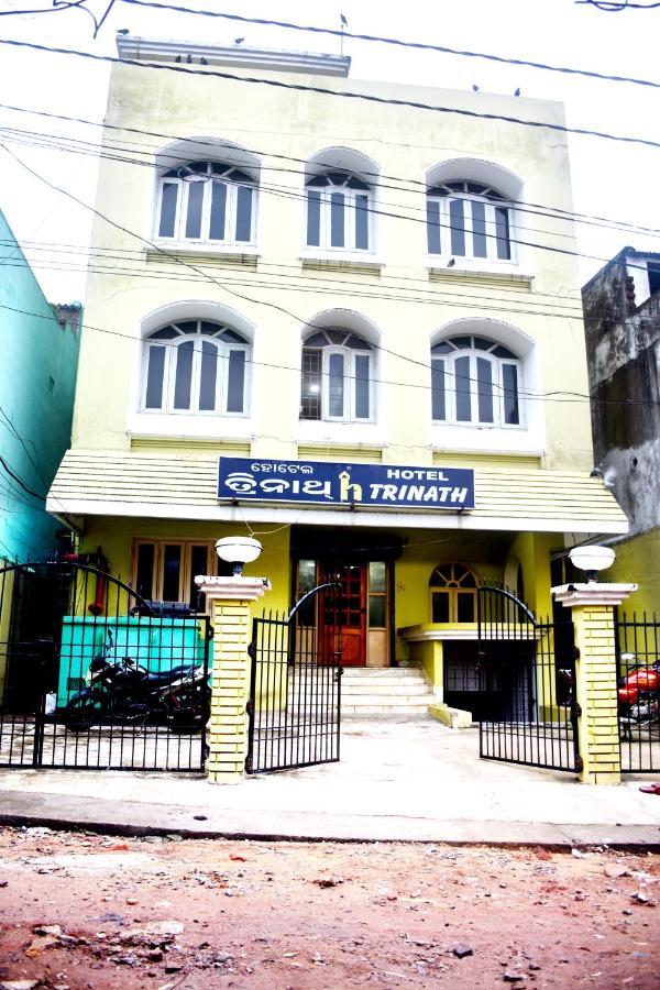 Hotel Trinath Nayagarh エクステリア 写真