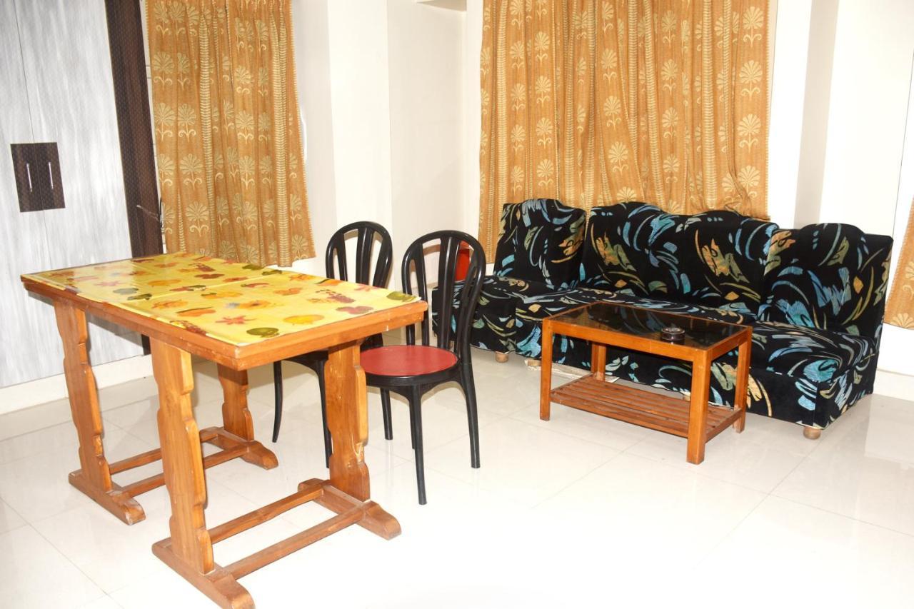 Hotel Trinath Nayagarh エクステリア 写真