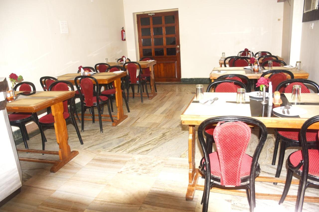 Hotel Trinath Nayagarh エクステリア 写真